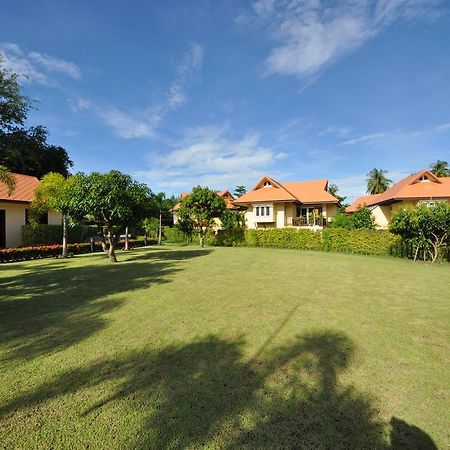 Maeklong Marina Resort Ratchaburi Exterior foto